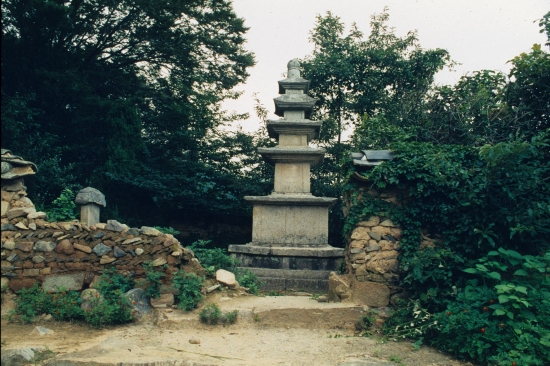 포항 법광사지 삼층석탑 전경.이미지